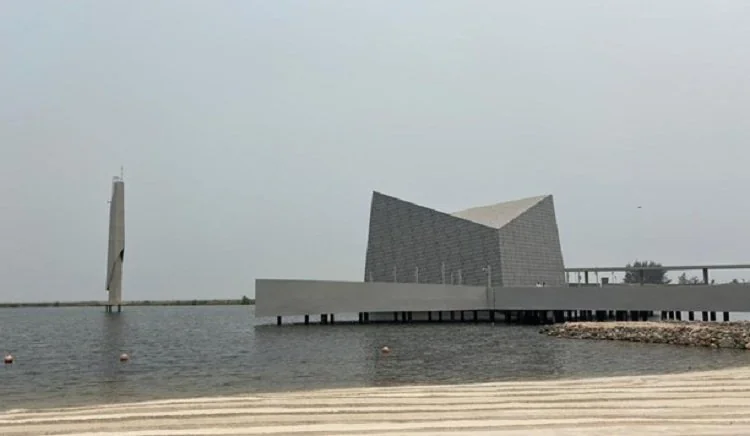 Gubernur DKI Jakarta Pramono Anung meresmikan Masjid Apung An-Nur di Ancol, Jakarta Utara, Jumat (16/10/2026). Masjid berkapasitas 900 jemaah ini dirancang Andra Matin dengan filosofi bahtera iman. (FOTO: Detik.com)