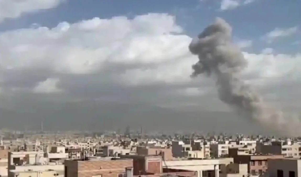 Perang terbuka pecah setelah Amerika Serikat (AS) dan Israel melancarkan serangan militer besar-besaran terhadap Iran pada Sabtu, 28 Februari 2026. (Foto: Reuters)