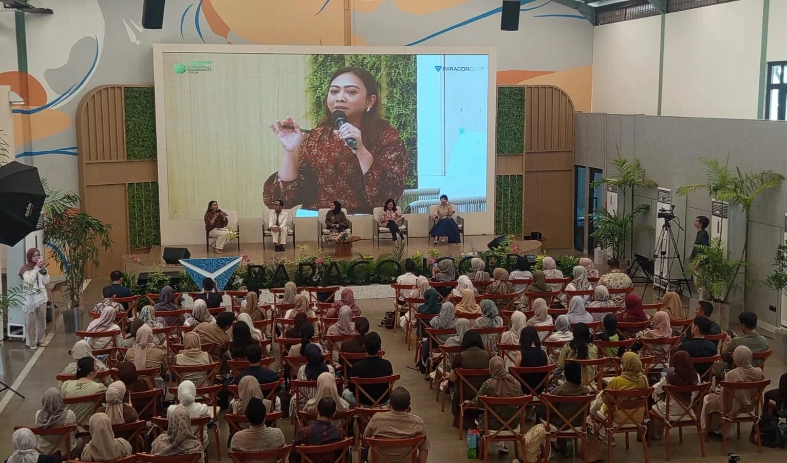 ParagonCorp menggandeng founder brand kecantikan lokal memperkuat ekosistem industri melalui strategi pertumbuhan bisnis berkelanjutan berbasis ESG. (FOTO: Kabarbursa.com)