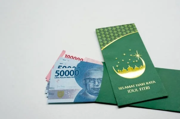 Menjelang Hari Raya Idulfitri 1447 Hijriyah/2026, pemerintah memastikan pencairan THR bagi ASN, TNI/Polri, hingga pensiunan dilakukan penuh. (Foto: iStockphoto/Ilustrasi)