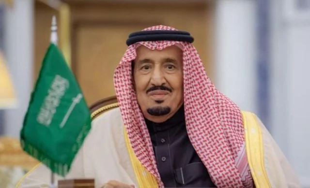 Raja Salman membiayai 1.000 jemaah umrah gratis dari berbagai negara melalui dana pribadi. Indonesia termasuk dalam 16 negara penerima program tersebut. (Foto: Getty Images)