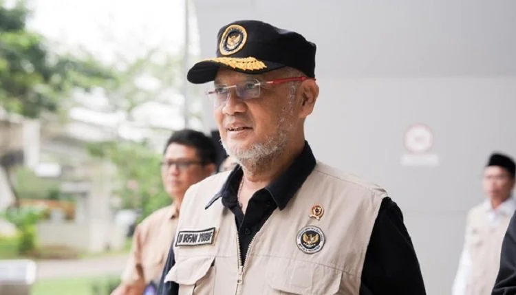 Menhaj Irfan Yusuf menjelaskan pengangkatan anaknya sebagai tenaga ahli, proses awal pembentukan BP Haji, dan keterbatasan pegawai kementerian. (FOTO: Dok Kemenhaj)