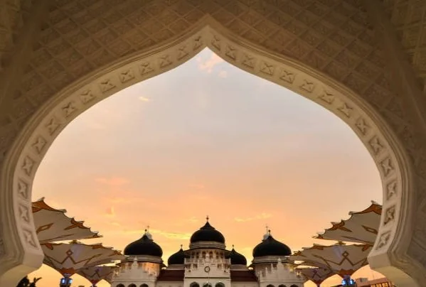 Masjid dan musala yang terdaftar di SIMAS Kemenag berhak memperoleh Nomor ID Nasional, akses bantuan pemerintah, hingga kemudahan ditemukan melalui peta digital. (Foto: iStockphoto/Ilustrasi)