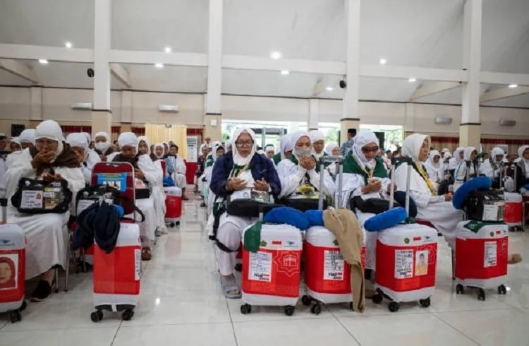 Pemerintah dan DPR menyepakati kuota haji 2027 sebanyak 221.000 jemaah. Bipih ditetapkan rata-rata Rp54,6 juta per jemaah. (FOTO: iStockphoto/ILUSTRASI)