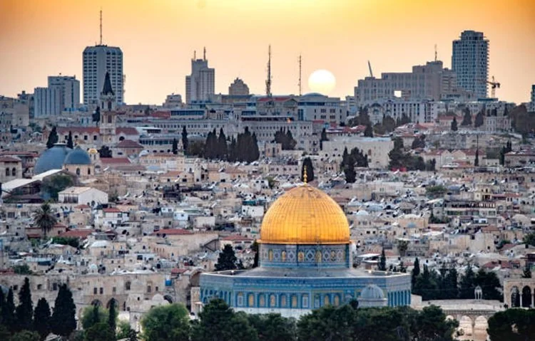 ILUSTRASI - Pemukim Israel membakar dua rumah warga Palestina dan Masjid Al-Tuwani di Hebron. Palestina mengecam serangan itu dan mendesak PBB segera bertindak. (Foto: iStockcphoto)