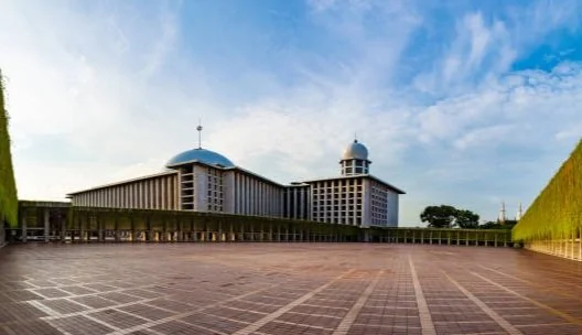 Kedutaan Besar Uni Emirat Arab menyalurkan bantuan Rp1,59 miliar kepada Badan Pengelola Masjid Istiqlal untuk menyediakan 29.900 paket takjil bagi jamaah selama Ramadan. (Foto: iStockphoto/Ilustrasi)