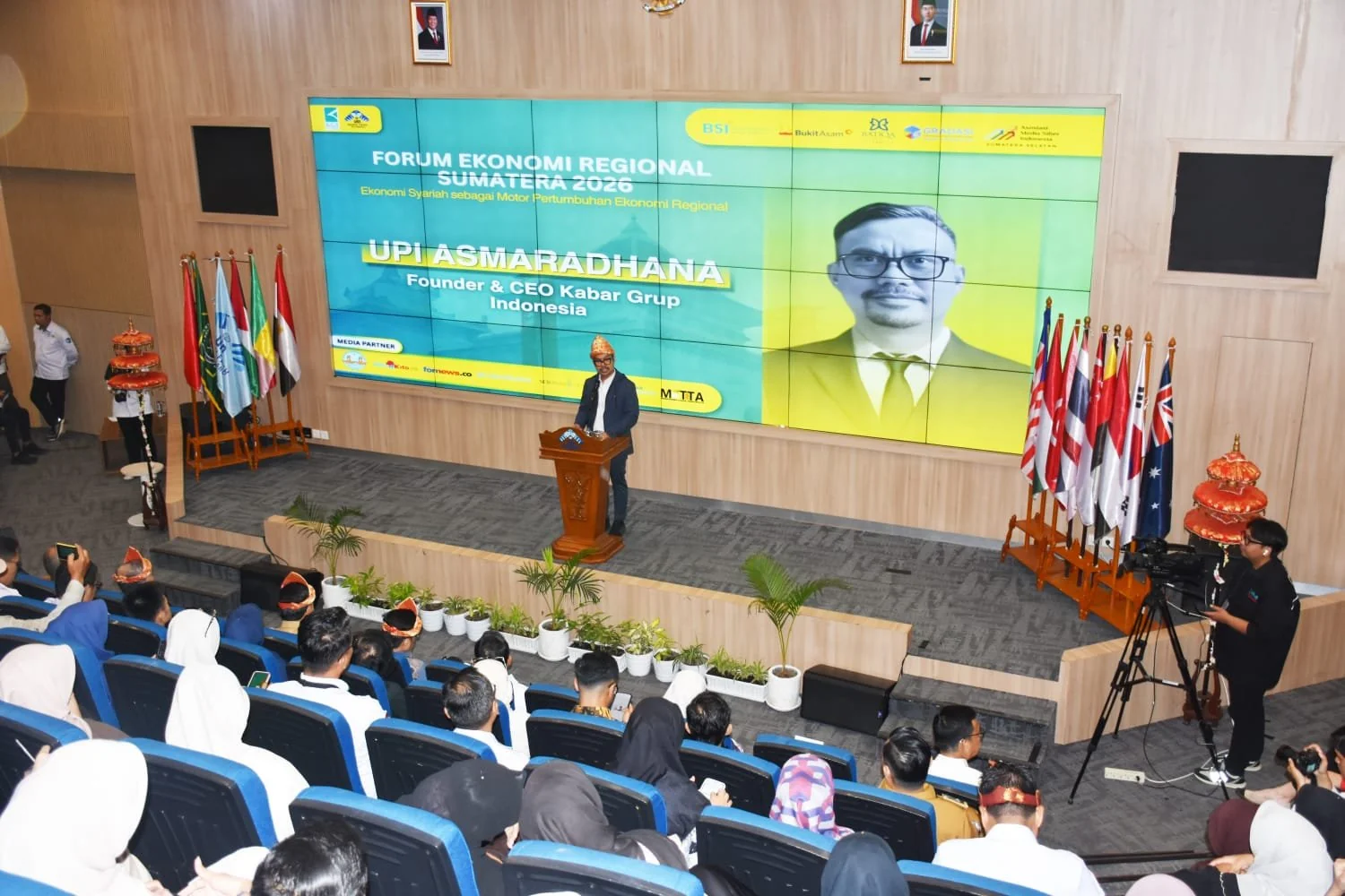 Suasana Forum Ekonomi Syariah Sumatera 2026 yang terselenggara berkat kerja sama Kabar Grup Indonesia (KGI) dengan UIN Raden Fatah Palembang, AMSI dan GRADASI Sumsel di Audithorium UIN Raden Fatah Palembang, Senin, 20 April 2026. (Foto: Istimewa)