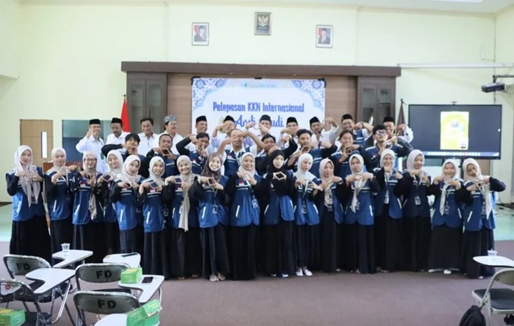 UIN Walisongo Semarang memberangkatkan 28 mahasiswa mengikuti KKN Internasional di Arab Saudi selama 36 hari untuk pengabdian, pembelajaran, dan penguatan jejaring global. (Foto: Dok Kemenag)