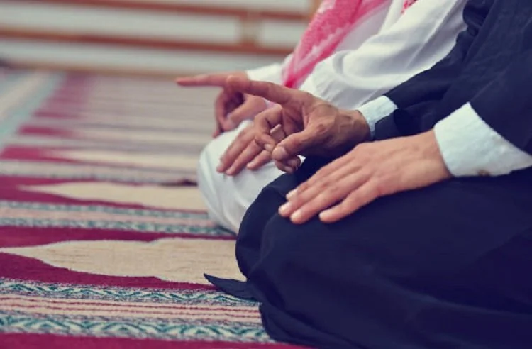 Jemaah haji dianjurkan melaksanakan salat qudum dua rakaat setelah pulang dari Tanah Suci. Simak tata cara, niat, dan doa lengkapnya. (Foto: iStockphoto/Ilustrasi)