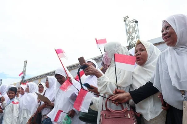 Pemerintah mengingatkan risiko haji ilegal, mulai dari denda hingga larangan masuk Arab Saudi, serta kerugian finansial. (Foto: iStockphoto/Ilustrasi)