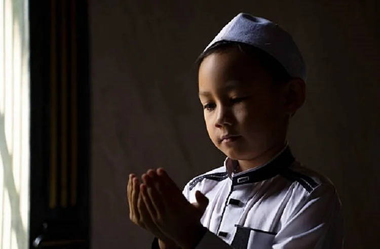 Doa sebelum dan sesudah belajar untuk anak SD dan SMP lengkap dengan bacaan Arab, latin, arti, serta hadits tentang keutamaan menuntut ilmu. (Foto: iStockphoto/Ilustrasi)