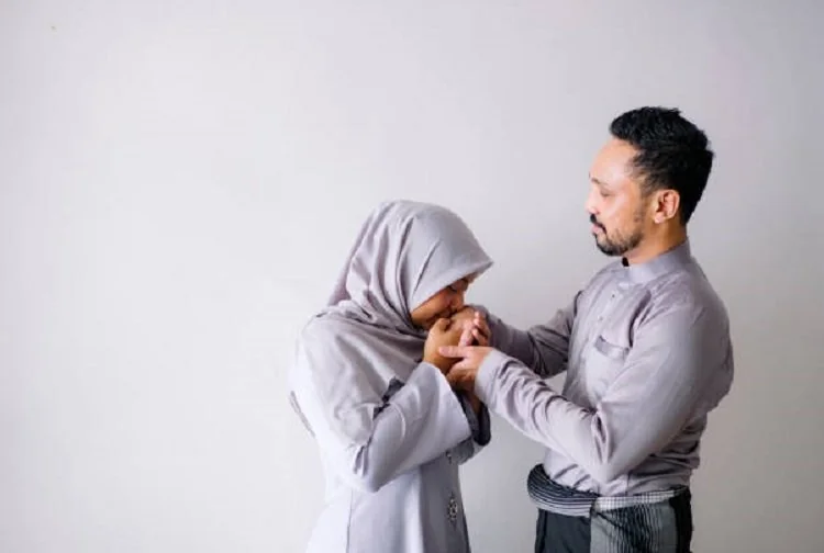 10 doa untuk suami yang sedang bekerja, mulai dari doa keselamatan, kemudahan pekerjaan, terhindar dari malas, hingga memohon rezeki halal dan berkah. (Foto: iStockphoto/Ilustrasi)
