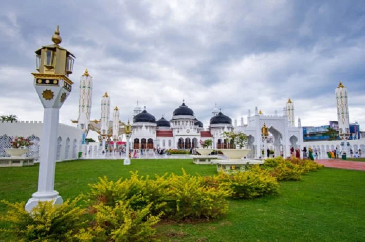 Disbudpar Aceh memperkuat pengelolaan Masjid Raya Baiturrahman setelah ditetapkan sebagai cagar budaya nasional dan destinasi wisata religi unggulan. (Foto: iStockphoto)