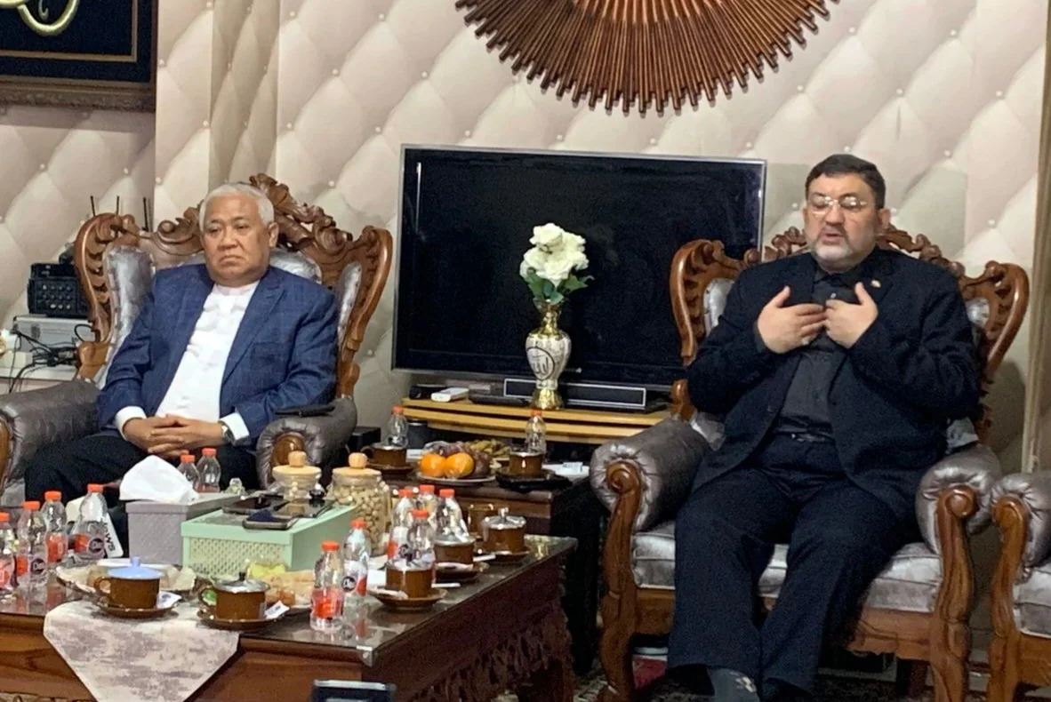 Duta Besar Republik Islam Iran untuk Indonesia Mohammad Boroujerdi (kanan), menilai perpecahan Sunni dan Syiah kerap dimanfaatkan pihak luar untuk melemahkan umat Islam. (Foto: Istimewa)