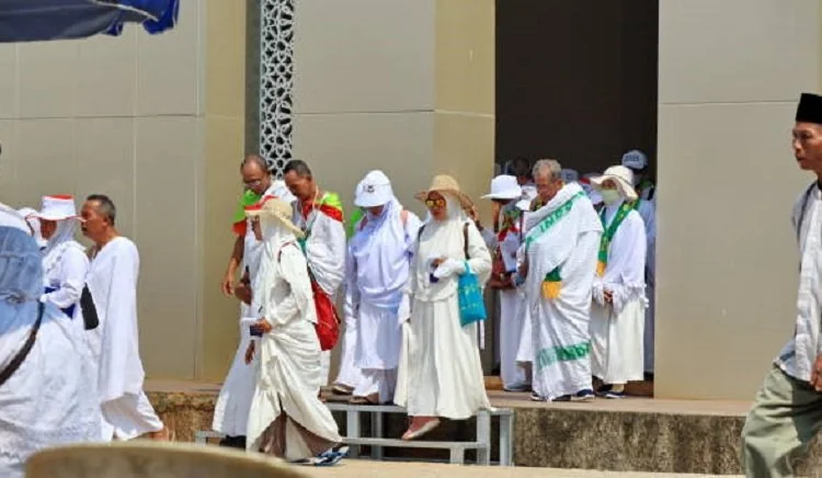 Pemulangan jemaah haji Indonesia dimulai 31 Mei 2026. Kemenhaj mengingatkan larangan membawa air zamzam dalam koper dan membatasi barang bawaan. (Foto: Int/Ilustrasi)