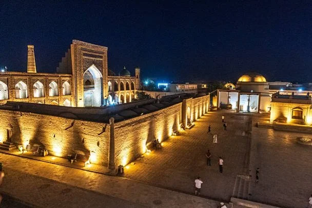 Jamaah haji Indonesia mulai tiba di Madinah. Simak doa masuk Kota Madinah dan Masjidil Haram lengkap dengan arti dan transliterasinya. (Foto: iStockphoto/Ilustrasi)