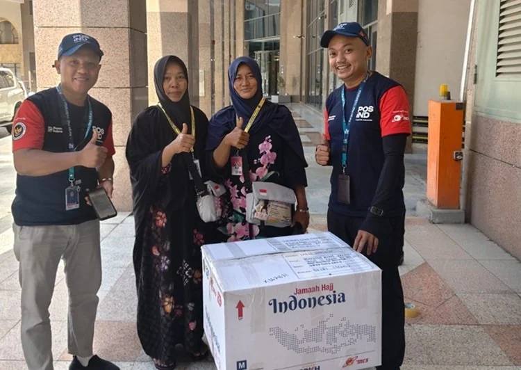 Pos Indonesia mengelola 13.978 kiriman kargo haji 2026 dengan total 266,8 ton. Volume kiriman meningkat 12 persen, mencerminkan tingginya kepercayaan masyarakat. (Foto: Istimewa)