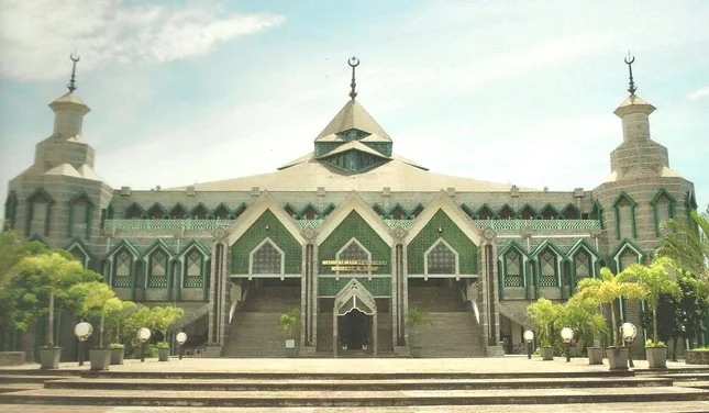masjid-al-markaz-al-islami-depan