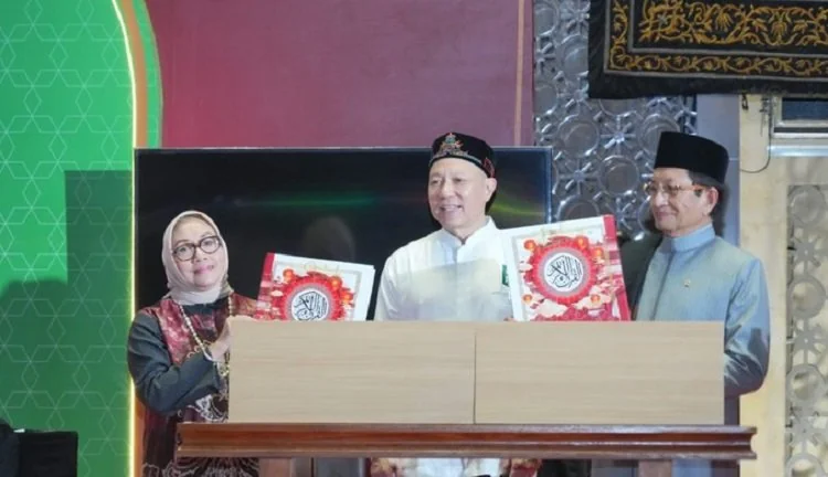 Puluhan ribu jemaah menghadiri peringatan Nuzulul Qur’an di Masjid Istiqlal Jakarta. Acara mengangkat tema Jembatan Harmoni Peradaban dan meluncurkan Wakaf 100.000 Mushaf Alquran. (Foto: Dok Masjid Istiqlal)