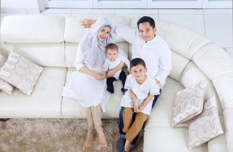 ILUSTRASI - Kenali rumus 7x3 Ali bin Abi Thalib RA dalam mendidik anak menurut Islam, mulai usia 0-7 tahun, 7-14 tahun, hingga 14-21 tahun beserta maknanya. (Foto: iStockphoto)