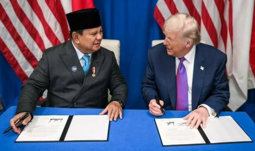 Indonesia dan AS menandatangani Agreement on Reciprocal Tariff. Salah satu poinnya adalah pelonggaran sertifikasi halal untuk produk manufaktur dan pangan dari Amerika Serikat. (Foto: Dok Setkab RI)