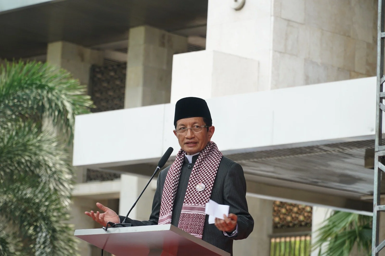 Menag Nasaruddin Umar menekankan penguatan SDM, teknologi, dan efisiensi anggaran dalam Rakernas BMBPSDM 2026. (Foto: Serambi Muslim/Abbas Sandi)