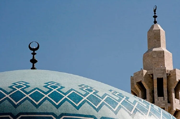 Rasulullah SAW tidak bertugas sebagai muazin. Para ulama menjelaskan sejumlah alasan yang berkaitan dengan tugas kenabian, hukum syariat, hingga adab. (Foto: iStockphoto/Ilustrasi)