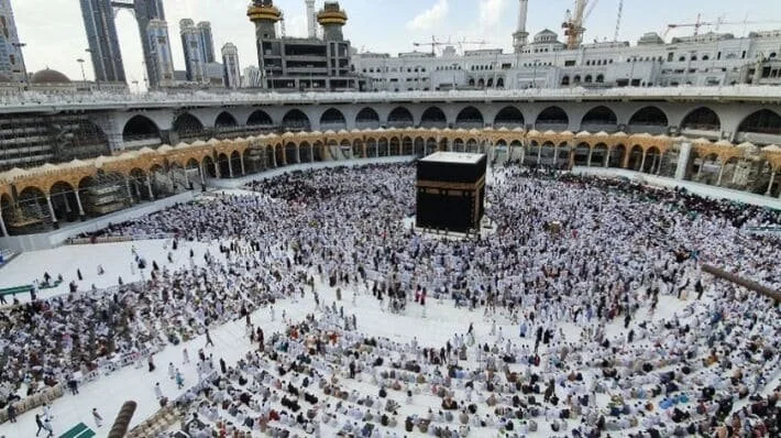 Arab Saudi meningkatkan layanan medis, kemanusiaan, dan evakuasi darurat selama puncak Haji 2026 di Makkah dan tempat-tempat suci guna mendukung jutaan jemaah. (Foto: Int/Ilustrasi)