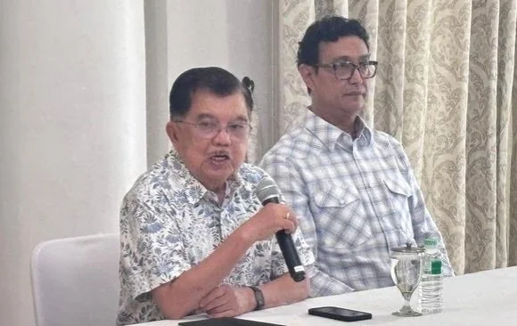 Jusuf Kalla mendukung peluncuran Halal Center PRIMA DMI yang bertujuan meningkatkan literasi halal dan membantu UMKM memperoleh sertifikasi halal menjelang Wajib Halal 2026. (Foto: Istimewa)